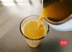 Illustration of how to make fragrant, smooth and delicate chrysanthemum and wolfberry soy milk 7