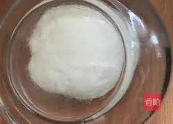 Illustration of how to make crumbly layer cake 5