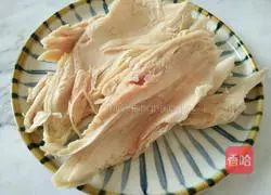 Illustration of how to make cold shredded chicken 1