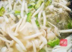 Illustration of how to make seafood mushroom, tofu and meatballs 11