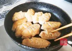 Illustration of how to make Coke-roasted chicken wings 3