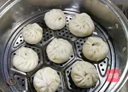 Illustration of how to make tofu, vermicelli and chive buns 4