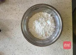 Illustration of how to make purple cabbage hand-rolled noodles 4