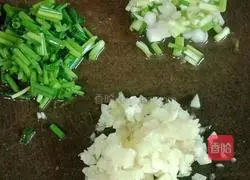 Illustration of how to make fried edamame rice with minced meat 7