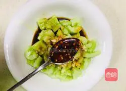 Illustration of how to make cold cucumbers in three minutes 6