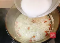 Illustration of how to make rice wine, rock sugar and snow pear soup 9