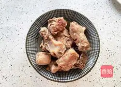 Illustration of how to cook pork ribs with quail eggs 4