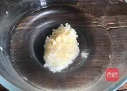 Illustration of how to make red date, lotus seed and white fungus soup 1