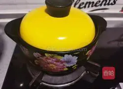 Illustration of how to make spicy cabbage, tofu and kelp soup 10