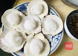 Simplified version of steamed scallops with garlic vermicelli and illustration 5