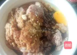 Illustration of how to make cowpea and pork buns 9