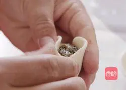 Illustration of how to make seaweed chicken dumplings 5