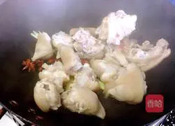 Illustration of stewed pig trotters 11