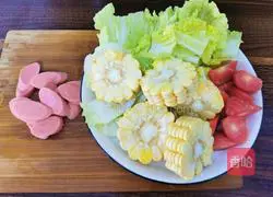 Illustration of how to make cabbage, corn and fat-nourishing soup 1