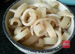 Illustration of how to make pig's trotters jelly 4