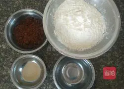 Illustration of how to cut steamed buns with brown sugar knife 1