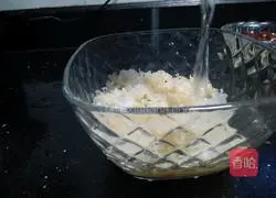 Illustration of how to make rock sugar, white fungus and lotus seed soup 2