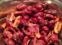 Illustration of how to make red date steamed buns 1