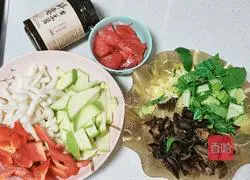 Illustration of how to make stir-fried noodles with bean paste 4