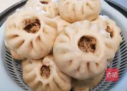 Illustration of how to make pork vermicelli buns 12