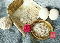 Illustration of how to make shrimp skin steamed eggs 1