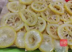 Illustration of how to make lemon slices 9