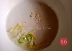 Illustration of how to make tomato, tofu and mushroom soup 9