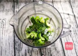 Illustration of how to make cool bitter melon drink 6