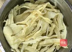 Illustration of how to make braised pork, bean curd and quail eggs 2