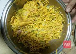 Illustration of how to make minced green pumpkin buns 8