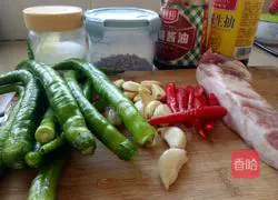 Illustration of how to make stir-fried pork 1