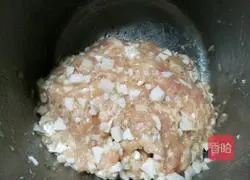 Illustration of how to make soup dumplings 15