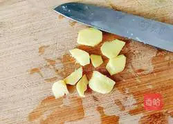 Illustration of how to make fungus, pickled cabbage, vermicelli and old duck soup 6