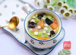 Illustration of how to make luffa and fungus soup 11