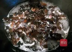 Illustration of how to make fried dumpling wrappers 2