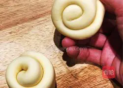 Hot noodle buns Illustration of how to make steamed buns 5