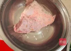 Illustration of how to make carrots, onions, mushrooms and beef xiaolongbao 3