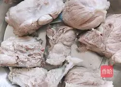 Illustration of how to make rapeseed bone soup 3