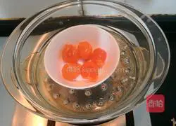 Illustration of how to make salted egg yolk and pork floss siomai 8