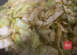 Illustration of how to make stir-fried pork belly with cabbage 5