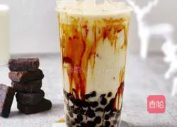 Illustration of how to make brown sugar pearl milk tea 8