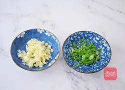 Easy Illustration of how to make fried noodles with oil 2