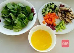 Illustration of how to make hibiscus fresh vegetable soup 2