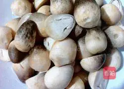  Illustration of how to make straw mushrooms with oyster sauce 3