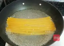 Illustration of how to make shrimp pasta 2