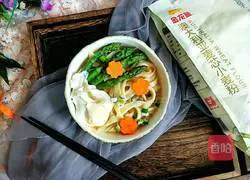 Illustration of hand-rolled noodles 16