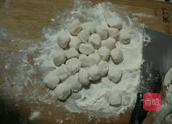 Illustration of how to make shepherd's purse dumplings 6