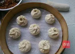 Illustration of how to make fresh meat buns 14