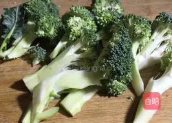 Illustration of making fungus noodle soup 2