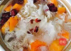 Illustration of how to make papaya and white fungus soup 12